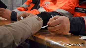 Papenburg führt Bändchen für Kontrolle der 2G-Regelung in Geschäften ein - NOZ