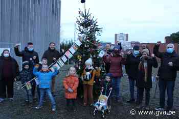 Corremansstraat scoort met multiculturele kerstboom (Boom) | Gazet van Antwerpen Mobile - Gazet van Antwerpen