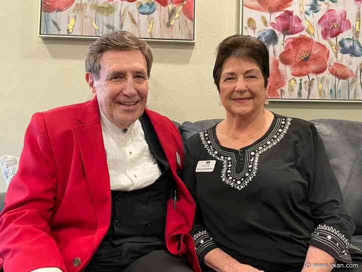 'A wonderful life': Texas magicians bring craft to senior living community