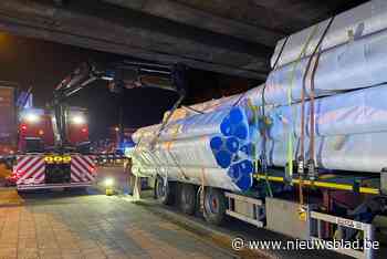 Vrachtwagen verliest lading aan Sportpaleis: ernstige verkeershinder