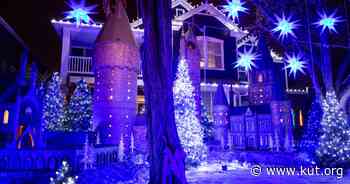 It's Christmastime at Hogwarts — at least in this Austin family's front yard - KUT