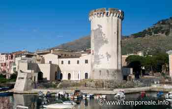 Formia / Giornata nazionale dedicata alle persone scomparse, la Torre di Mola si illumina di verde | temporeale quotidiano - Temporeale Quotidiano