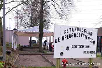Slechte weer niet langer spelbreker voor petanquespelers dankzij tent van buurman