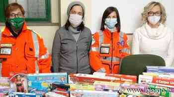 "Babbo Natale arriva in città", raccolti dalla Croce Verde di Vigevano 1.550 giochi - IL GIORNO