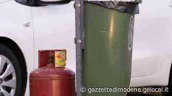 Modena. Parco Ferrari: incivile abbandona una bombola del gas - La Gazzetta di Modena