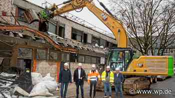 Siegen: Abbruchbagger am Herrengarten-Einkaufszentrum - Westfalenpost