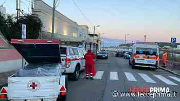 Arrivano nel porticciolo nell'alba gelida, fra i migranti anche bimbi molto piccoli - LeccePrima