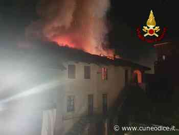 Incendio all'alba a Pollenzo, sul posto i Vigili del Fuoco - Cuneodice.it