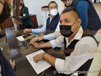 Artista plástico de Coatepec busca fomentar la lectura - alcalorpolitico