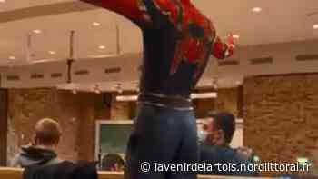 Insolite : Arras : Spider-Man débarque en plein cours dans un amphi à l’université d’Artois - Nord Littoral