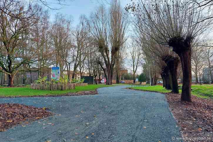 Na speeltuin ook wandelpaden Neerlandpark in Wilrijk opgeknapt