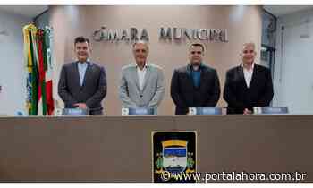 Câmara de Imbituba realiza última sessão do ano e plenário elege o vereador Elísio Sgrott para a presidência do Legislativo em 2022 - Portal AHora