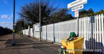 Jethro dead: Flowers left at Camborne station in honour of the Cornwall comedy legend - Cornwall Live