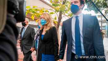 Elizabeth Holmes' defense makes its case to jurors in closing arguments