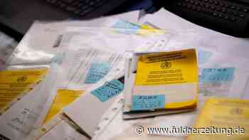 Corona in Fulda: Apotheker berichten von verdächtigen Impfpässen - Fuldaer Zeitung