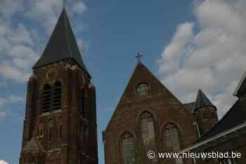 Studenten laten in kerstwandeling licht schijnen op toekomst kerk Hellegat