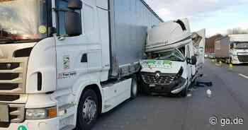 Stau auf der Aggerbrücke: Sprinter kollidiert auf A3 bei Lohmar mit Lastwagen - General-Anzeiger Bonn