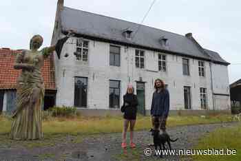 Krakers blijven Blauwhuis bezetten: “We wachten op vrederechter in augustus” - Het Nieuwsblad