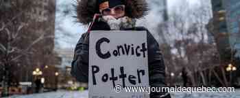 Jugée pour homicide, une policière américaine raconte un contrôle de routine «puis le chaos»