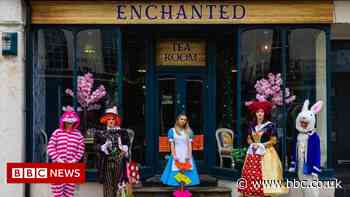 Leamington Spa café owner 'on edge' after 600 cancellations