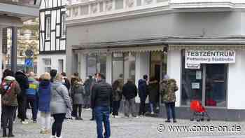 Plettenberg: „Wir werden plattgerannt“: Die Schlangen vor den Testzentren im MK werden immer länger - come-on.de