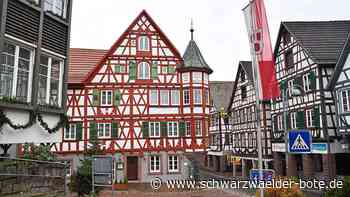 Schlägertrupp in Schiltach - Angeklagte müssen sich für Angriffe verantworten - Schwarzwälder Bote