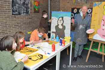 Herr Seele leert leerlingen schilderen: “Of omgekeerd want ik leer veel van hen”