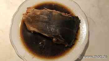 Essen zu Weihnachten: In Frankfurt (Oder) darf der Karpfen in Biersoße schwimmen – so gelingt das Gericht - moz.de