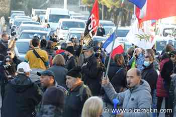 200 manifestants anti pass bloquent la sortie de la voie rapide à Nice