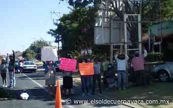 Habitantes de Alpuyeca cierran la México-Acapulco - El Sol de Cuernavaca