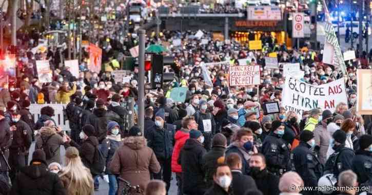 Tausende Teilnehmer bei Corona-Demos in deutschen Städten