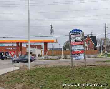 COMMUNITY SPOTLIGHT: Renfrew replacing two town signs in high visibility areas - renfrewtoday.ca