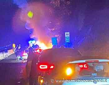 Auto in fiamme sulla Firenze-Siena: attimi di paura, un ferito (lieve) - Il Gazzettino del Chianti e delle Colline Fiorentine