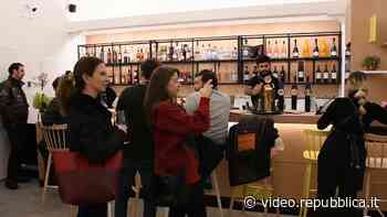 Bari, il Polpettificio apre al pubblico, la gioia di Federica e Francesco: 'Ce l'abbiamo fatta' - Repubblica TV