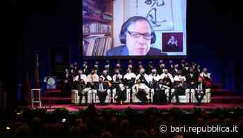 Bari, standing ovation per il premio Nobel Giorgio Parisi all'inaugurazione dell'anno accademico dell'Università - La Repubblica