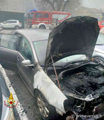 Auto in fiamme in corso Palestro - Prima Vercelli