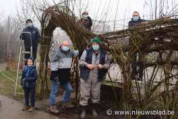 Vaardige handen modelleren wilgenhuisjes (Lebbeke) - Het Nieuwsblad