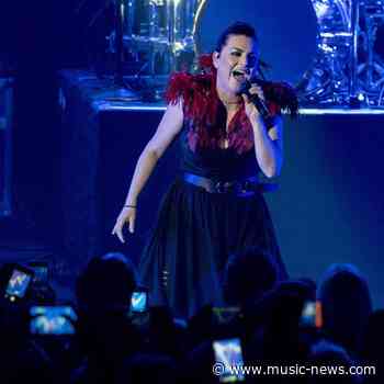 Evanescence delay tour after 'multiple' coronavirus cases