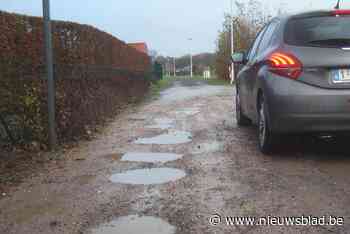 Oprit van parking SK Wachtebeke wordt voorlopig niet hersteld - Het Nieuwsblad