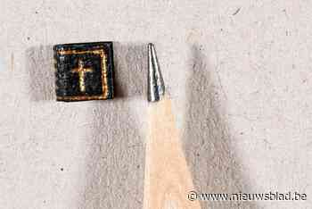 Veiling van kleinste boekje ter wereld brengt 3.500 euro op