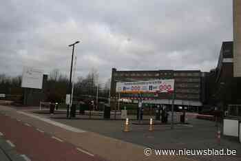 Coronacijfers blijven lichtjes dalen