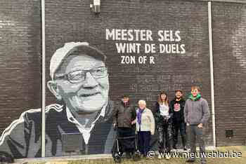 Leerkracht en trainer krijgt eigen muurschildering