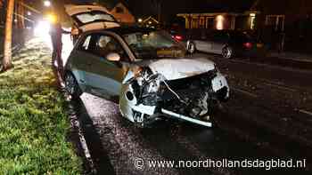 Automobilist gewond bij botsing tegen boom in Oosterblokker - Noordhollands Dagblad
