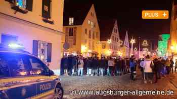 Mit Laternen und Grablichtern: Protest in Aichach gegen Corona-Maßnahmen - Augsburger Allgemeine