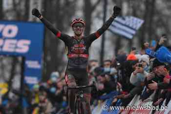 Michael Vanthourenhout houdt Tom Pidcock af