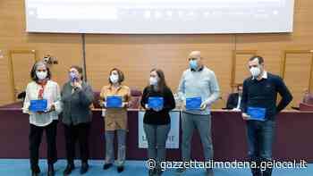 Modena. I professionisti e i volontari del Com premiati per i 20 anni del centro anti-tumori - La Gazzetta di Modena