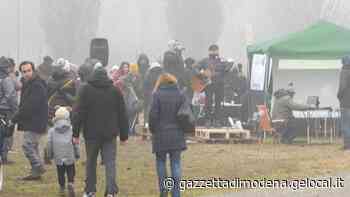 Modena. I no-vax vanno di casa in casa Volantini nelle cassette della posta - La Gazzetta di Modena