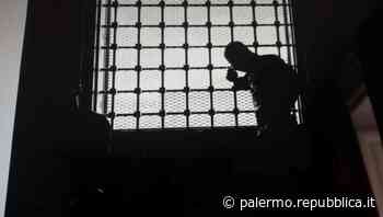 Le "anime sospese" dei detenuti in mostra nelle stalle di Catania - La Repubblica