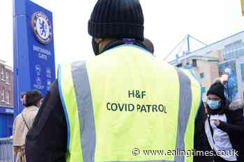 Indoor mixing biggest risk factor for spread of Omicron, experts warn - Ealing Times