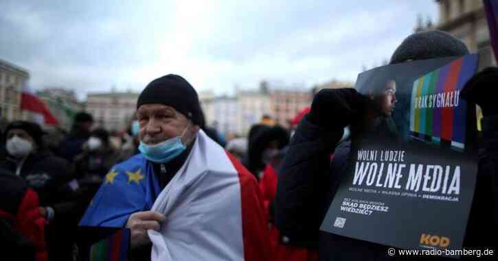 Polen: Zehntausende protestieren gegen neues Rundfunkgesetz